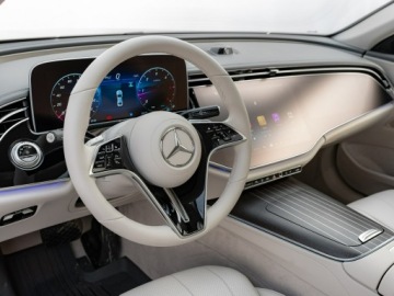 Mercedes Klasa E W214 Sedan 2.0 220d 197KM 2025 Mercedes E 220 4MATIC Avantgarde Szklany Dach, zdjęcie 5