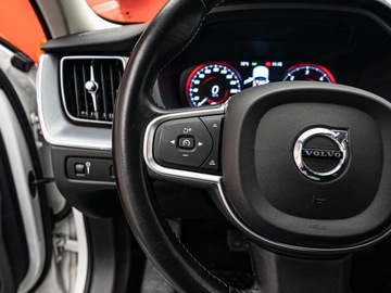 Volvo XC60 II Crossover D4 190KM 2019 VOLVO XC60 D4 Momentum Pro Suv 2.0 (190KM) 2019, zdjęcie 11