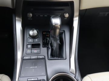 Lexus NX I SUV 300h 197KM 2017 Lexus NX 300h, Salon Polska, 4X4, Automat, Skóra, zdjęcie 12