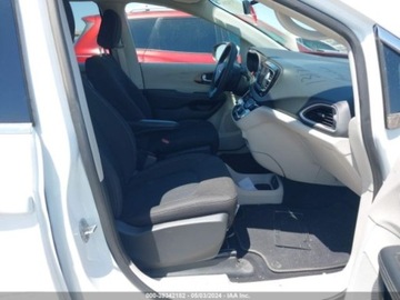 Chrysler Voyager V 2022 Chrysler Voyager 2022 Chrysler Voyager LX FWD 3.6 Benzyna 287KM, zdjęcie 6