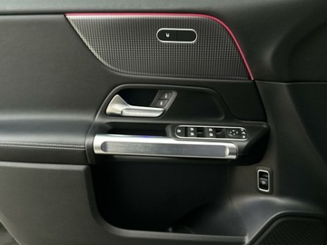 Mercedes GLB SUV 1.3 200 163KM 2023 Mercedes-Benz GLB 200 Android Auto / Apple Car Pla, zdjęcie 19