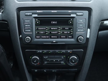 Skoda Octavia II Hatchback Facelifting 1.8 TSI 160KM 2009 Skoda Octavia 1.8 TSI, Salon Polska, Skóra, Xenon, zdjęcie 11