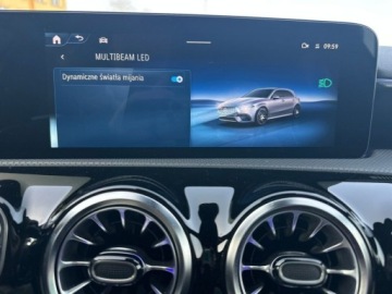 Mercedes Klasa A W177/V177 Hatchback AMG Facelifting 2.0 A35 306KM 2023 Mercedes-Benz Klasa A 35 AMG Night PakietPremium PlusPanoramaBurmester Sal, zdjęcie 32