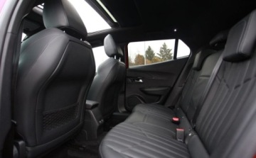 Peugeot 2008 II e-SUV Elektryczny 50kWh 136KM 2021 Peugeot 2008 GT Pack Full Jak Nowy Od RiA Elektryczny 136KM, zdjęcie 15
