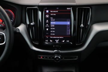 Volvo XC60 II Crossover T8 Twin Engine 390KM 2020 Volvo XC60 T8 Twin Engine, Salon Polska, zdjęcie 12