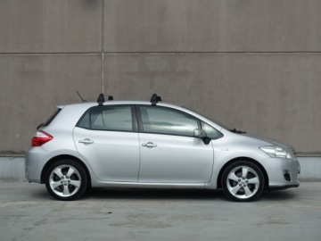 Toyota Auris I 2010 Toyota Auris 1.8 Hybryda/Ksenon/Półskóry/Kamera, zdjęcie 2