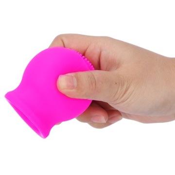 ПОМПА ДЛЯ ГУБ VISUALSOURCE СИЛИКОНОВАЯ С КИСТЬЮ РОЗОВАЯ