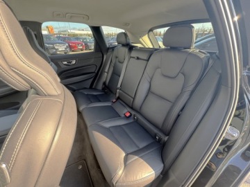 Volvo XC60 II 2023 Volvo XC 60 B4 D AWD Plus Dark | Serwis ASO | Salo, zdjęcie 27