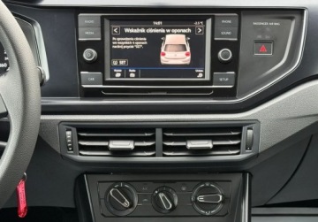 Volkswagen Polo VI Hatchback 5d 1.0 TSI 95KM 2018 Volkswagen Polo salon Polska. Serwis ASO. Czujniki Benzyna 95KM, zdjęcie 6