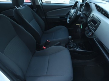 Toyota Yaris III Hatchback 5d Facelifting 2017 1.0 VVT-i 72KM 2020 Toyota Yaris 1.0 VVT-i, Salon Polska, zdjęcie 8