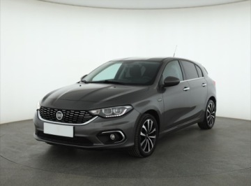 Fiat Tipo II Hatchback 1.6 MultiJet 120KM 2016 Fiat Tipo 1.6 MultiJet, Salon Polska, Klima, zdjęcie 1