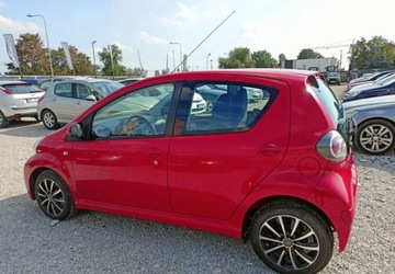 Toyota Aygo I Hatchback 5d Facelifting 1.0 VVT-i 68KM 2014 Toyota Aygo Toyota Aygo Benzyna 68KM, zdjęcie 2