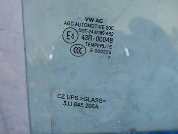 SKLO (OKNO) DVEŘE PRAVÁ ZADNÍ SKODA RAPID SPACEBACK