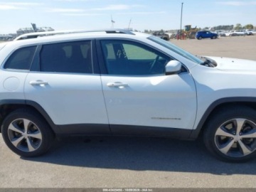 Jeep Cherokee V 2019 Jeep Cherokee 2019 r., 3,2 L LIMITED 3.2 Benzyna 271KM, zdjęcie 13