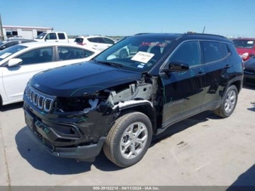 Jeep Compass II 2024 Jeep Compass 2024r, 2.0L, 4x4, Latitude 2.0 Benzyna 200KM, zdjęcie 2