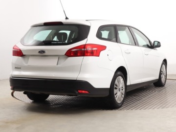 Ford Focus III Kombi Facelifting 1.6 TDCi 95KM 2015 Ford Focus 1.6 TDCi, Navi, Klima, Tempomat, zdjęcie 4