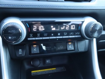 Toyota RAV4 IV MPV Facelifting 2.5 Hybrid 197KM 2018 Toyota RAV 4 2.5 Hybrid, Salon Polska, zdjęcie 12