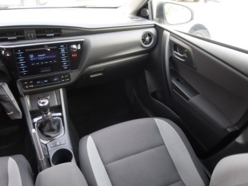 Toyota Auris II Touring Sports Facelifting 1.6 Valvematic 132KM 2018 Toyota Auris 1.6 Valvematic, Salon Polska, zdjęcie 7