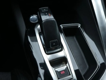 Peugeot 3008 II Crossover 1.2 PureTech 130KM 2019 Peugeot 3008 1.2 PureTech, Automat, Skóra, Navi, zdjęcie 18