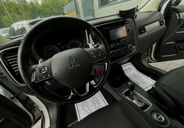 Mitsubishi Outlander III SUV Facelifting 2015 2.0 MIVEC 150KM 2016 Mitsubishi Outlander 2.0 4X4 AUTOMAT GWARANCJA bezwypadkowy 2.0, zdjęcie 28