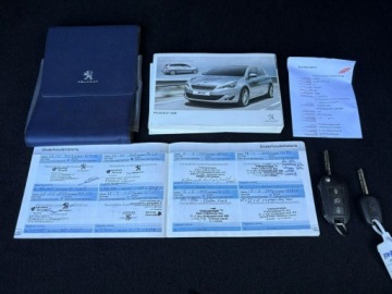 Peugeot 308 II 2014 Peugeot 308 hatchback 1.6 HDI 120 KM Nawigacja Hak, zdjęcie 28