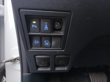 Toyota Hilux VIII Podwójna kabina Facelifting 2.8 D-4D 204KM 2023 Toyota Hilux 2.8 D-4D Double Cab Invincible Sport, zdjęcie 21