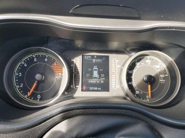 Jeep Cherokee V 2021 Jeep Cherokee Latitude Lux 2021 3.2l 3.2 Benzyna 271KM, zdjęcie 9