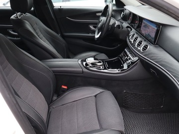 Mercedes Klasa E W213 All-Terrain 2.0 220d 194KM 2017 Mercedes E E 220 d 4MATIC, 1. Właściciel, zdjęcie 7