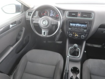 Volkswagen Jetta VI Sedan 1.2 TSI 105KM 2012 VW Jetta 1.2 TSI, Salon Polska, Serwis ASO, Klima, zdjęcie 6