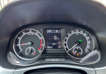 Skoda Fabia III Kombi Facelifting 1.0 TSI 95KM 2021 Skoda Fabia 1.0 TSI DSG Bogata wersja Gwarancja Salon PL FV23 Benzyna 95KM, zdjęcie 16