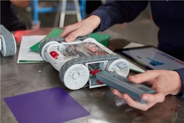 Sphero RVR, модифицированный робот с датчиками для обучения программированию.