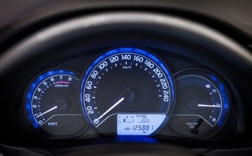 Toyota Auris II Hatchback 5d Facelifting 1.33 Dual VVT-i 99KM 2015 Toyota Auris 1.33 VVT-i Active 1.3 Benzyna 99KM, zdjęcie 5