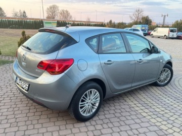 Opel Astra J Hatchback 5d 1.4 Twinport ECOTEC 100KM 2011 Opel Astra 1.4 100KM Klima 1-reka Tablet Carplay Gotowy do jazdy PL, zdjęcie 7