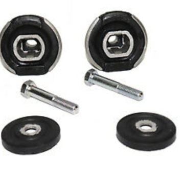 Mocowanie tylnej osi Mercedes W124 komplet gumy !