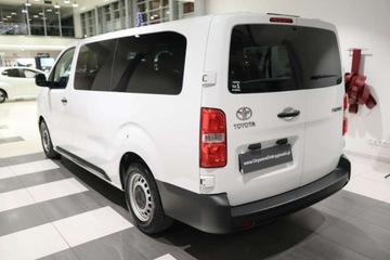 Toyota 2022 Toyota Proace Verso Kombi 2.0 D-4D Long 2.0 Diesel 145KM, zdjęcie 3