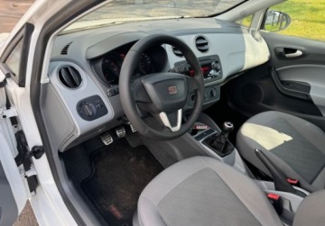 Seat Ibiza IV Hatchback 5d 1.4 MPI 85KM 2010 Seat Ibiza 1.4 Benzyna 86KM, zdjęcie 15