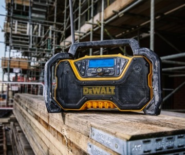 Литий-ионная строительная радиостанция с аккумулятором DEWALT DCR029 + блок питания