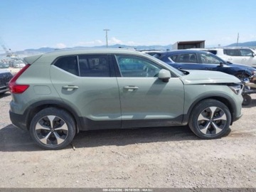 Volvo XC40 2023 Volvo XC 40 B5 Plus Bright Theme 2023 2.0l 2.0 Benzyna 247KM, zdjęcie 6