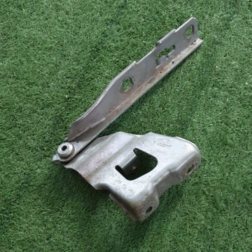 ZAWIAS MASKI LEWY AUDI A4 B8 8K0823301D