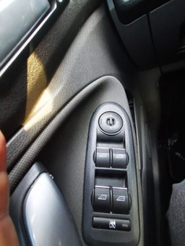 Ford Kuga II SUV 2.0 Duratorq TDCi 140KM 2012 FORD KUGA I 2.0 Duratorq TDCi 140KM, Manual,2 x Klucz, Hak, zdjęcie 12