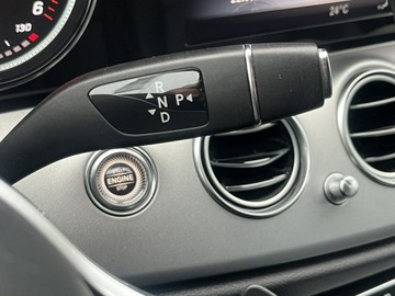 Mercedes Klasa E W213 2019 Mercedes E 220 Automat Bogate wyposażenie 2019, zdjęcie 25