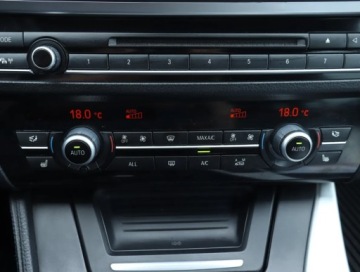 BMW Seria 5 F10-F11 Touring 520d 184KM 2013 BMW 5 520d, 181 KM, Skóra, Navi, Xenon, Bi-Xenon, zdjęcie 16