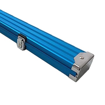 Синий твердый футляр для бильярдного кия.