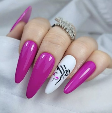 YOSHI PURE LOVE TOP BLACK Лак гибридный с черными сердечками 10мл