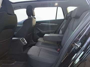 Skoda Octavia IV Scout 2.0 TSI 190KM 2021 Skoda Octavia 2.0 TSI 4x4 Style, Matrix, Panorama, ACC, Ambiente 2.0 190KM, zdjęcie 29