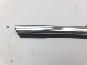 Kia stonic левая сторона задних дверей прокладка