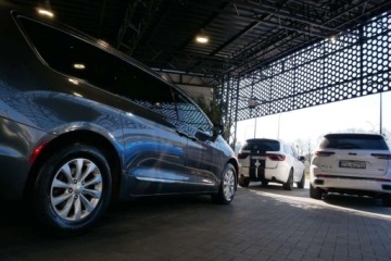 Chrysler Pacifica II 3.6 V6 291KM 2018 Chrysler Pacifica 3.6L V6 291KM StowN Go Kamera MenuPL Keyless BlindSpot, zdjęcie 33