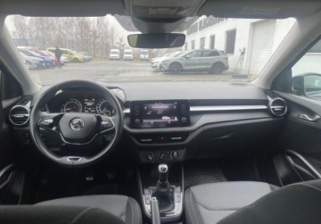 Skoda Fabia IV 1.0 TSI 95KM 2022 Skoda Fabia AMBITION 1.0 TSI 95 KM Klimatyzacja Czujniki LED ASO, zdjęcie 13