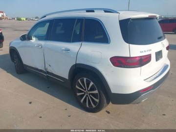 Mercedes GLB 2022 Mercedes-Benz GLB 250 2022 2.0l 2.0 Benzyna 221KM, zdjęcie 3