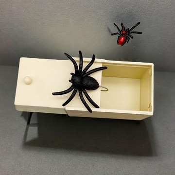 Przestraszone drewniane pudełko Podstępne etui Ręcznie wykonane zabawne przestraszone gagi Prezenty Pająk